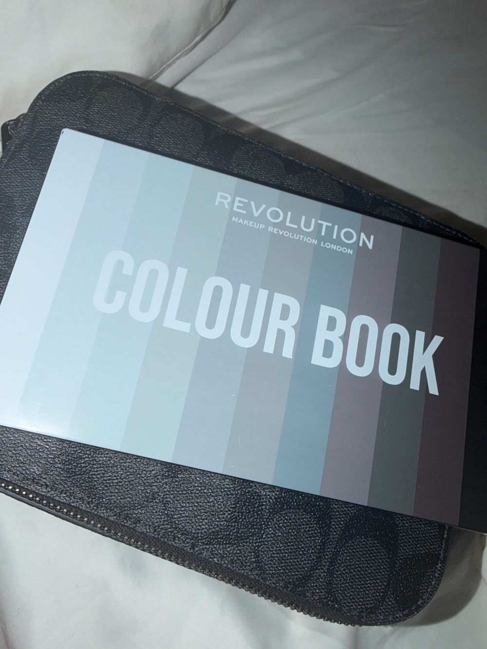 48 Colour Book Eyeshadow Palette - Blue Gray to Taupe Tones - Picture 2 of 4